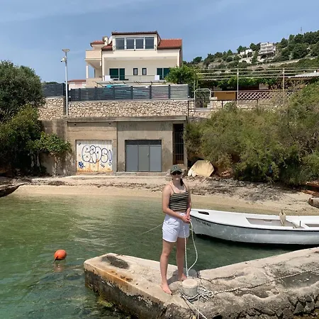 First Row To The Sea - Ideal For Families - Sea At Your Doorstep - House Sisko Casa de Férias