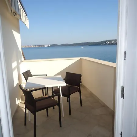 First Row To The Sea - Ideal For Families - Sea At Your Doorstep - House Sisko *