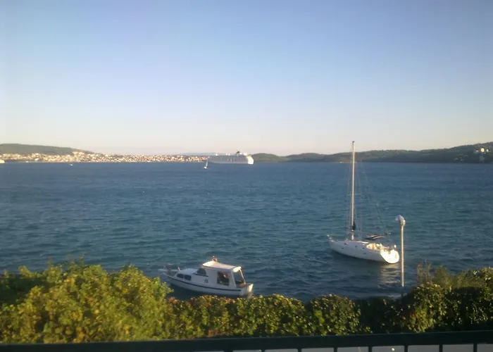 Сasa de vacaciones First Row To The Sea - Ideal For Families - Sea At Your Doorstep - House Sisko Trogir