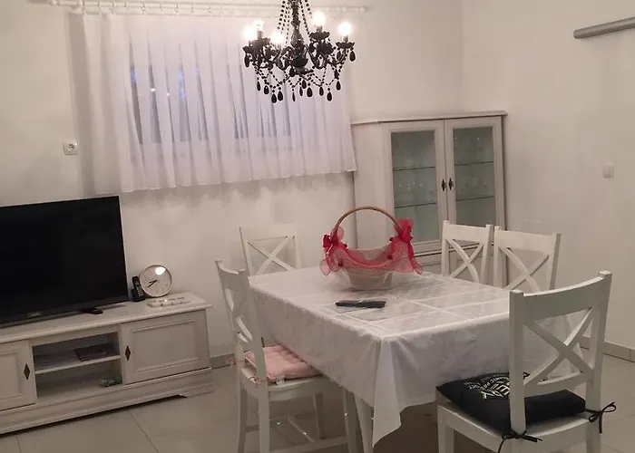 First Row To The Sea - Ideal For Families - Sea At Your Doorstep - House Sisko Сasa de vacaciones