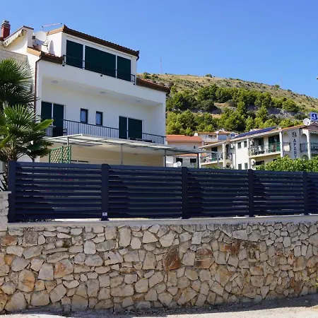 First Row To The Sea - Ideal For Families - Sea At Your Doorstep - House Sisko Trogir