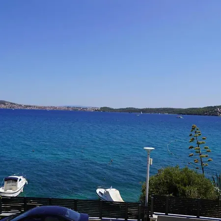 First Row To The Sea - Ideal For Families - Sea At Your Doorstep - House Sisko * Trogir