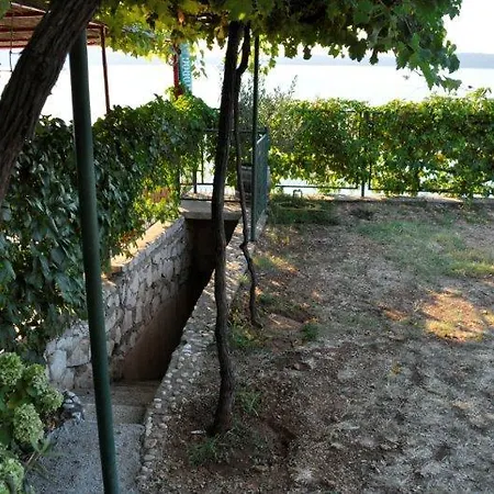 First Row To The Sea - Ideal For Families - Sea At Your Doorstep - House Sisko Nyaraló Trogir