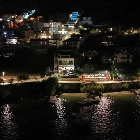 Vikendica Beachfront Home - Wake Up To The Sea - House Sisko *