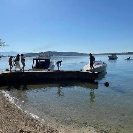 Сasa de vacaciones Beachfront - Wake Up To The Sea - House Sisko Trogir