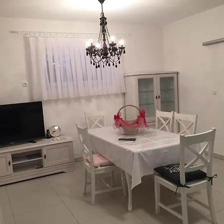 First Row To The Sea - Ideal For Families - Sea At Your Doorstep - House Sisko Nyaraló