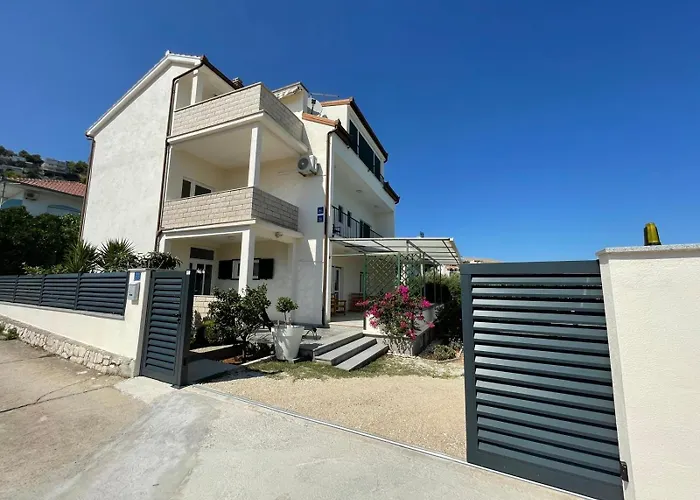 First Row To The Sea - Ideal For Families - Sea At Your Doorstep - House Sisko * Trogir