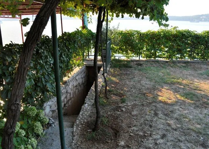 First Row To The Sea - Ideal For Families - Sea At Your Doorstep - House Sisko Ferienhaus Trogir