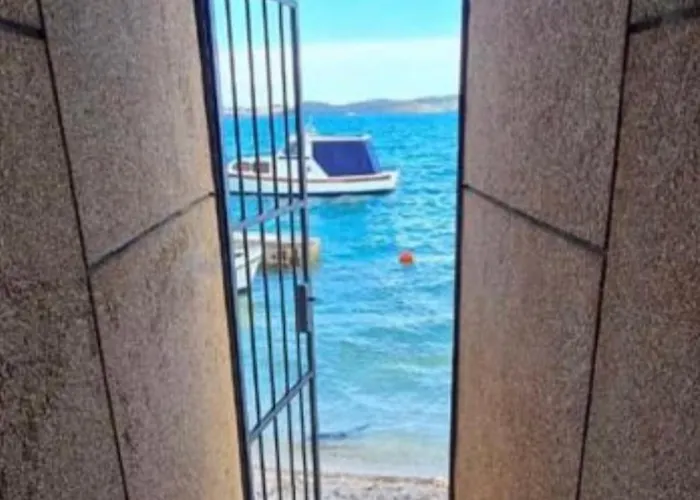 First Row To The Sea - Ideal For Families - Sea At Your Doorstep - House Sisko Prázdninový dům Trogir