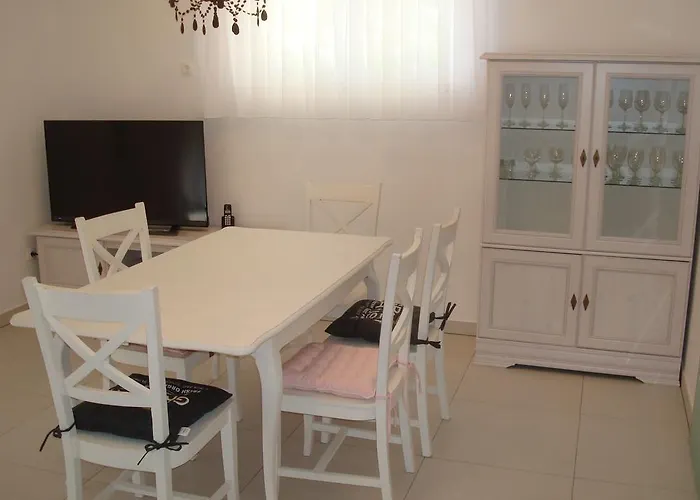 First Row To The Sea - Ideal For Families - Sea At Your Doorstep - House Sisko Ferienhaus Trogir