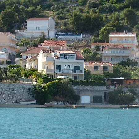 First Row To The Sea - Ideal For Families - Sea At Your Doorstep - House Sisko Tatil Evi Trogir